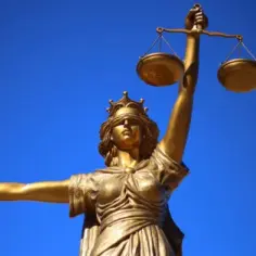 Co to jest wyrok nakazowy? Zrozumienie jego skutków i procesu