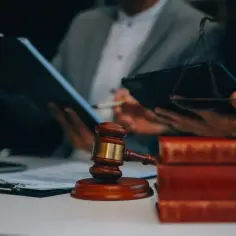 Kim jest adwokat i jakie ma uprawnienia w polskim prawie?